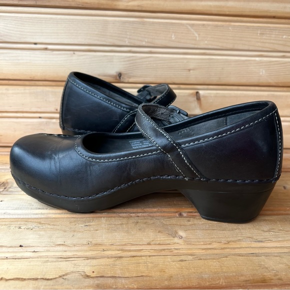 DANSKO Savanna Embossed Brown Leather
Mary Jane Clogs Sz 7 - Picture 7 of 13